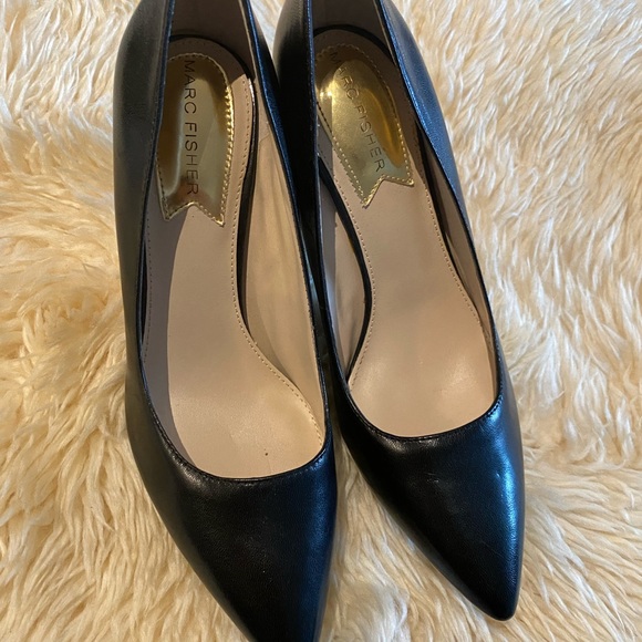 Marc Fisher Pointed Toe Pump - Picture 5 of 7